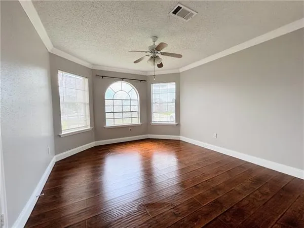 $2,100 | 3933 Aspen Drive, Harvey, LA 70058