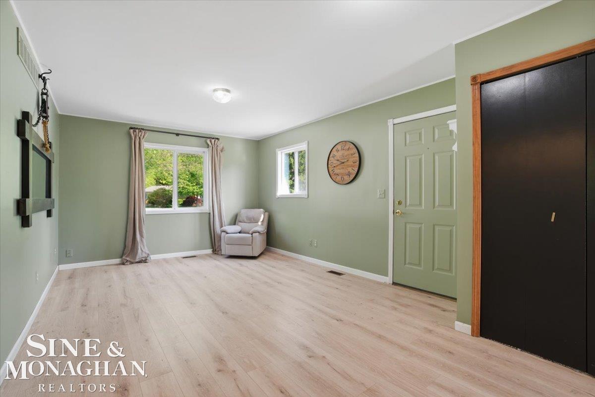 2122 Michigan Street Algonac, MI 48001 - Photo 4 of 40