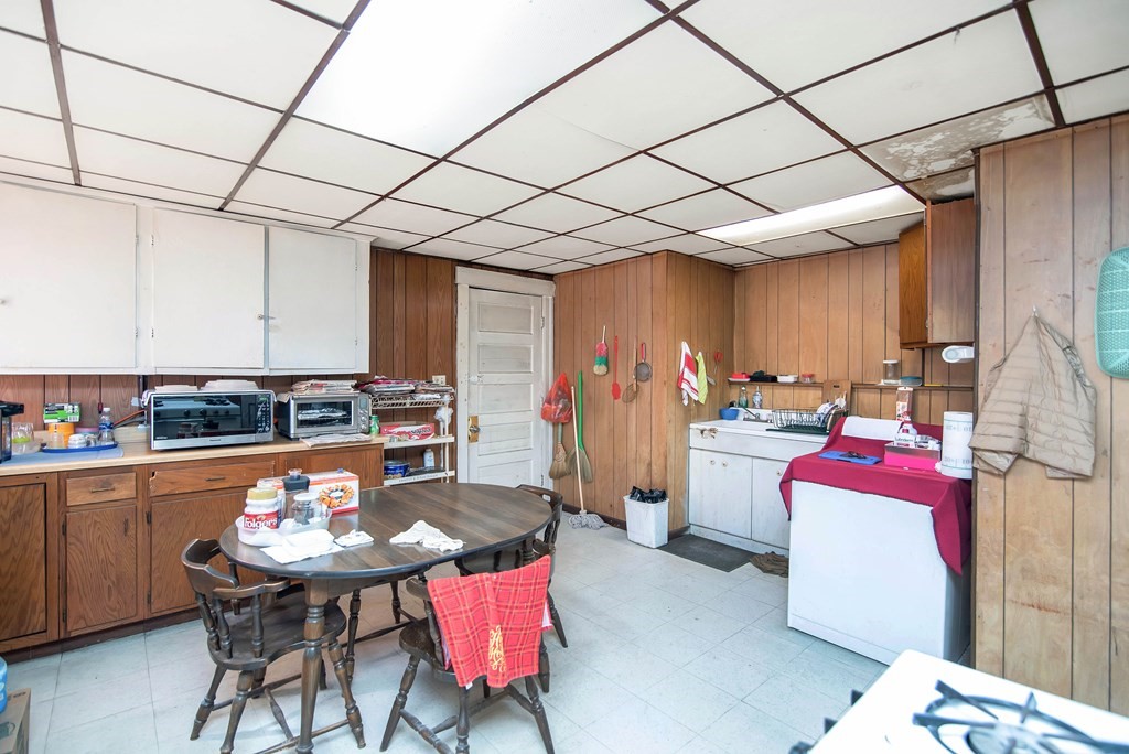 34 Blackstone River Road Worcester, MA 01607 - Photo 11 of 39 Gallery Image 11