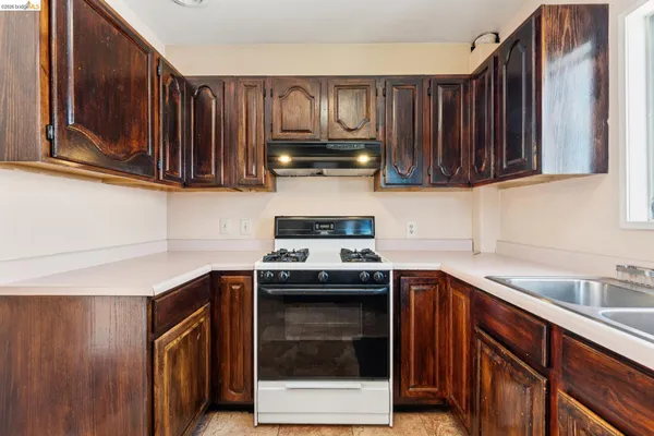 $500,000 | 978 43rd Street, Oakland, CA 94608