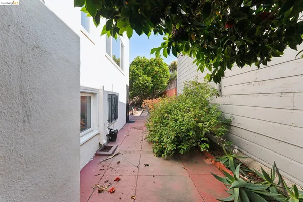 $500,000 | 978 43rd Street, Oakland, CA 94608