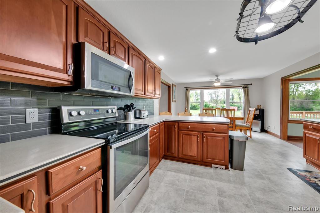69 West Sub Station Road Temperance, MI 48182 - Photo 8 of 65