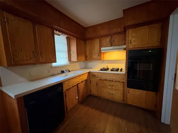 $1,350 | 106 Campbell Street, DeSoto, TX 75115