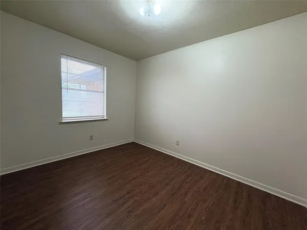 $1,350 | 106 Campbell Street, DeSoto, TX 75115