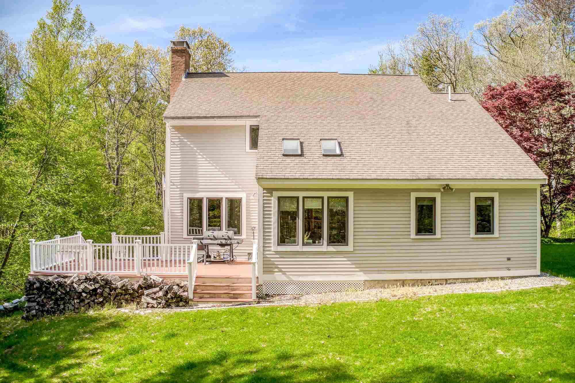 11 Hemlock Hill Road Amherst, NH 03031 - Photo 4 of 33