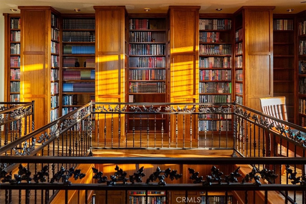 76346 Bryson Hesperia Road Bradley, CA 93426 - Photo 17 of 58 a view of a building from a balcony