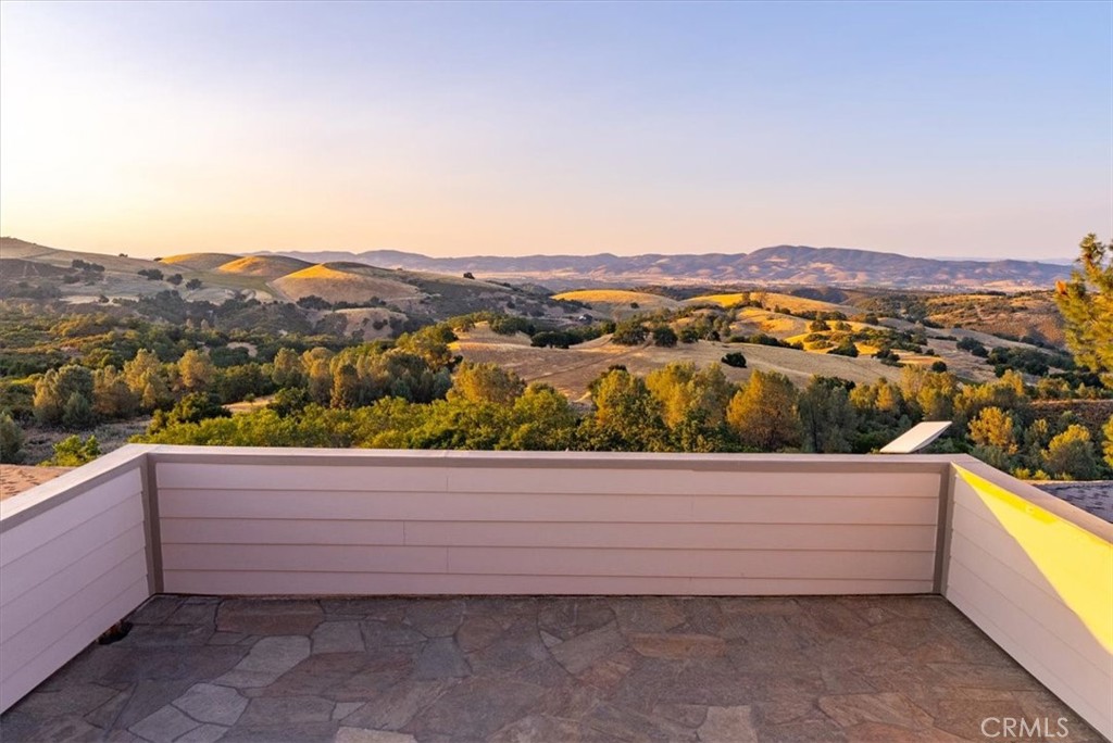 76346 Bryson Hesperia Road Bradley, CA 93426 - Photo 37 of 58 a view of terrace with city view