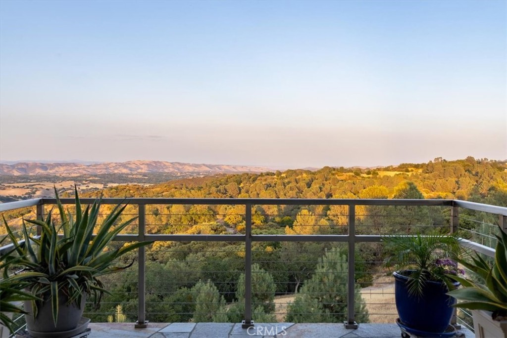 76346 Bryson Hesperia Road Bradley, CA 93426 - Photo 53 of 58 a view of a city from a balcony