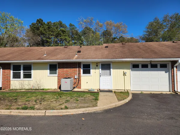 $2,395 | 341 B Canterbury Court, Lakewood, NJ 08701