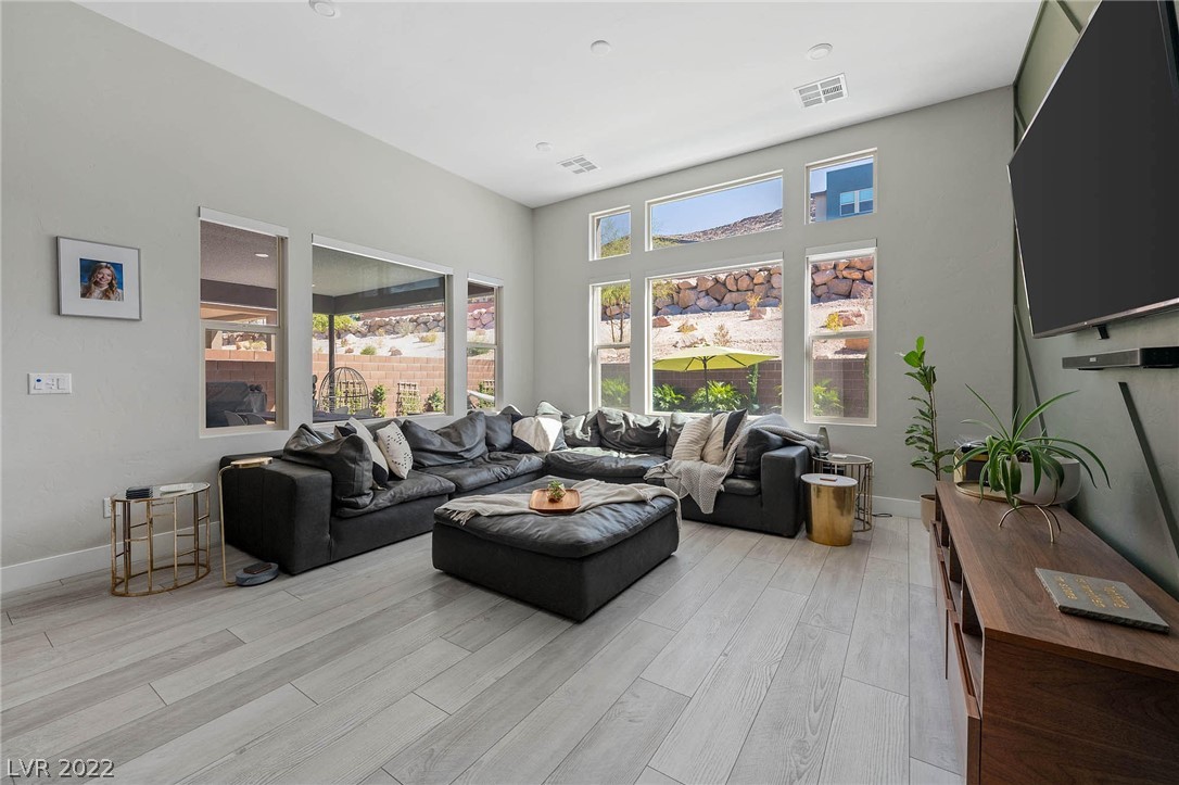9719 Starlight Ridge Avenue Las Vegas, NV 89148 - Photo 8 of 36 Gallery Image 8