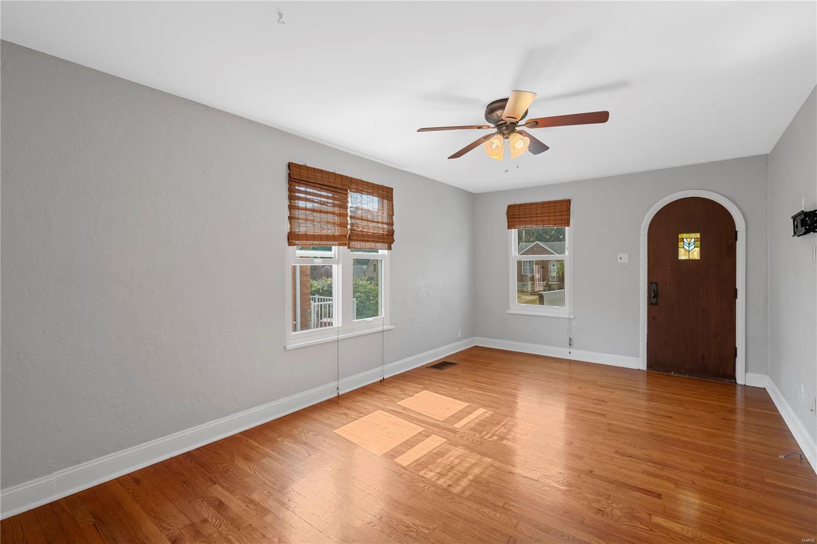 119 Shetland Drive St. Louis, MO 63125 - Photo 3 of 17