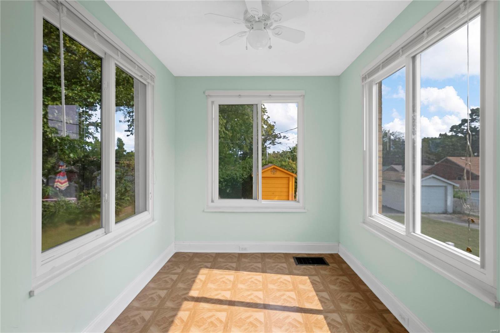 119 Shetland Drive St. Louis, MO 63125 - Photo 10 of 17