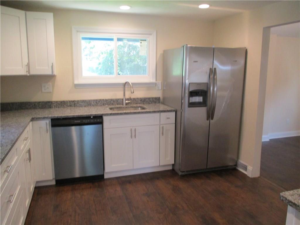 820 Heber Street Baden, PA 15005 - Photo 4 of 22