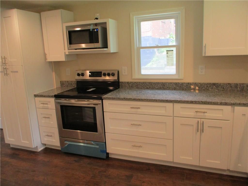 820 Heber Street Baden, PA 15005 - Photo 5 of 22