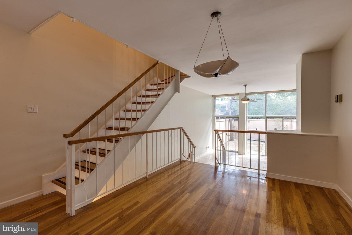 292 M Street Southwest, Unit 292 Washington, DC 20024 - Photo 9 of 29 Dining Room