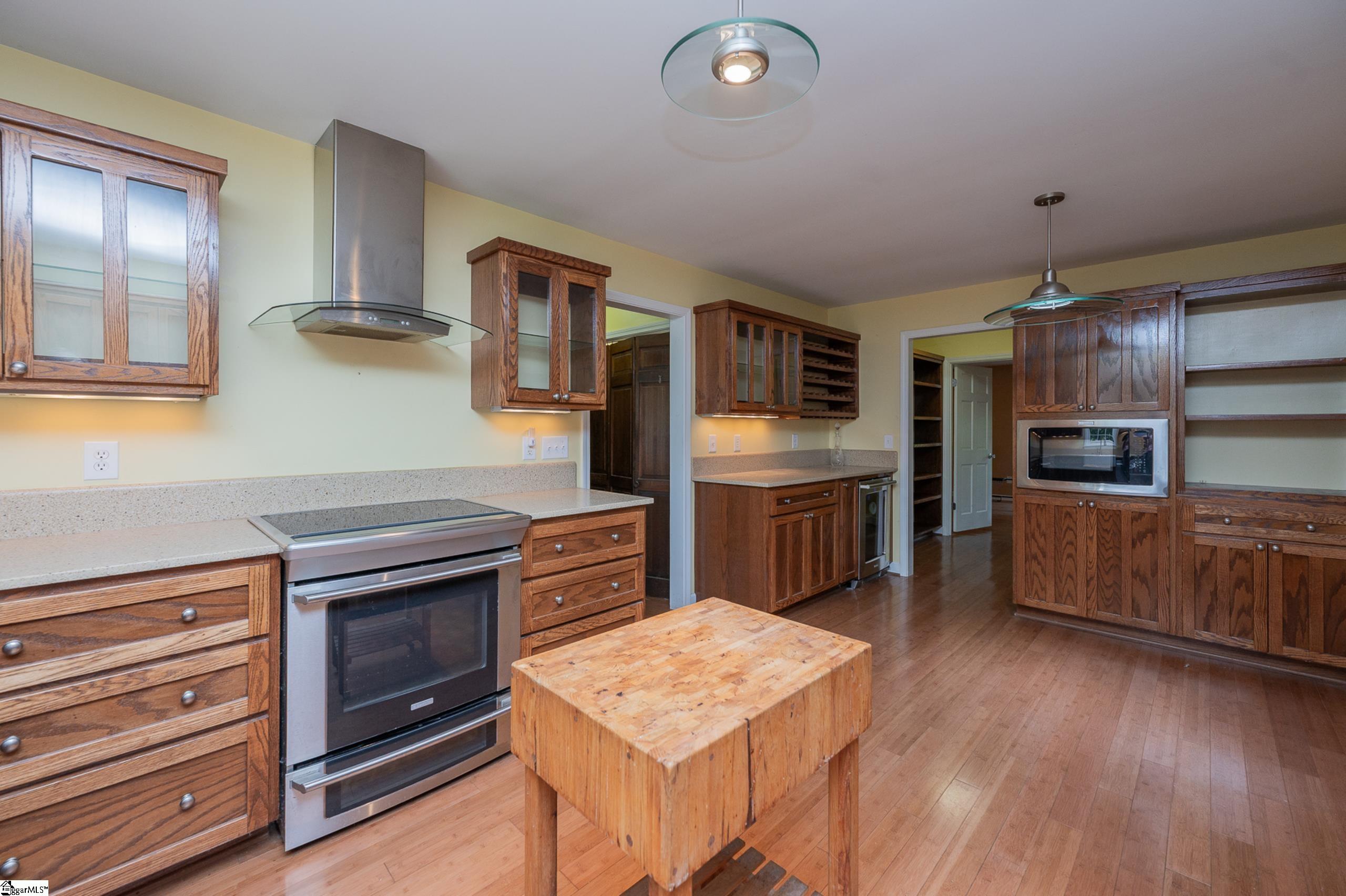 116 Sycamore Drive Marietta, SC 29661 - Photo 11 of 37