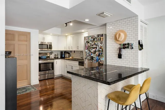 $635,000 | 3218 West Trade Avenue, Unit III3, Miami, FL 33133