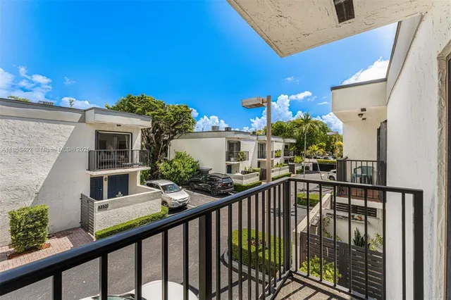 $635,000 | 3218 West Trade Avenue, Unit III3, Miami, FL 33133