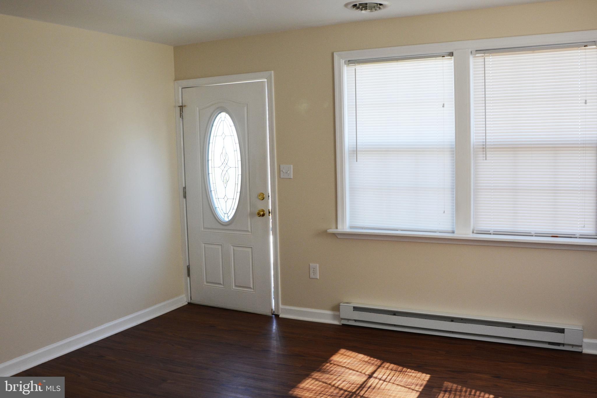 5890 Medora Road Linthicum Heights, MD 21090 - Photo 3 of 25 Living Roomn