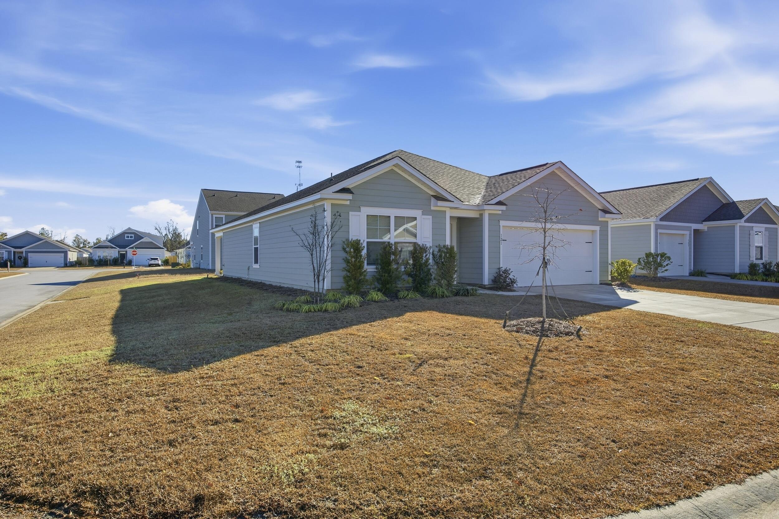 121 Congaree Court Santee, SC 29142 - Photo 3 of 25 IMG_6842