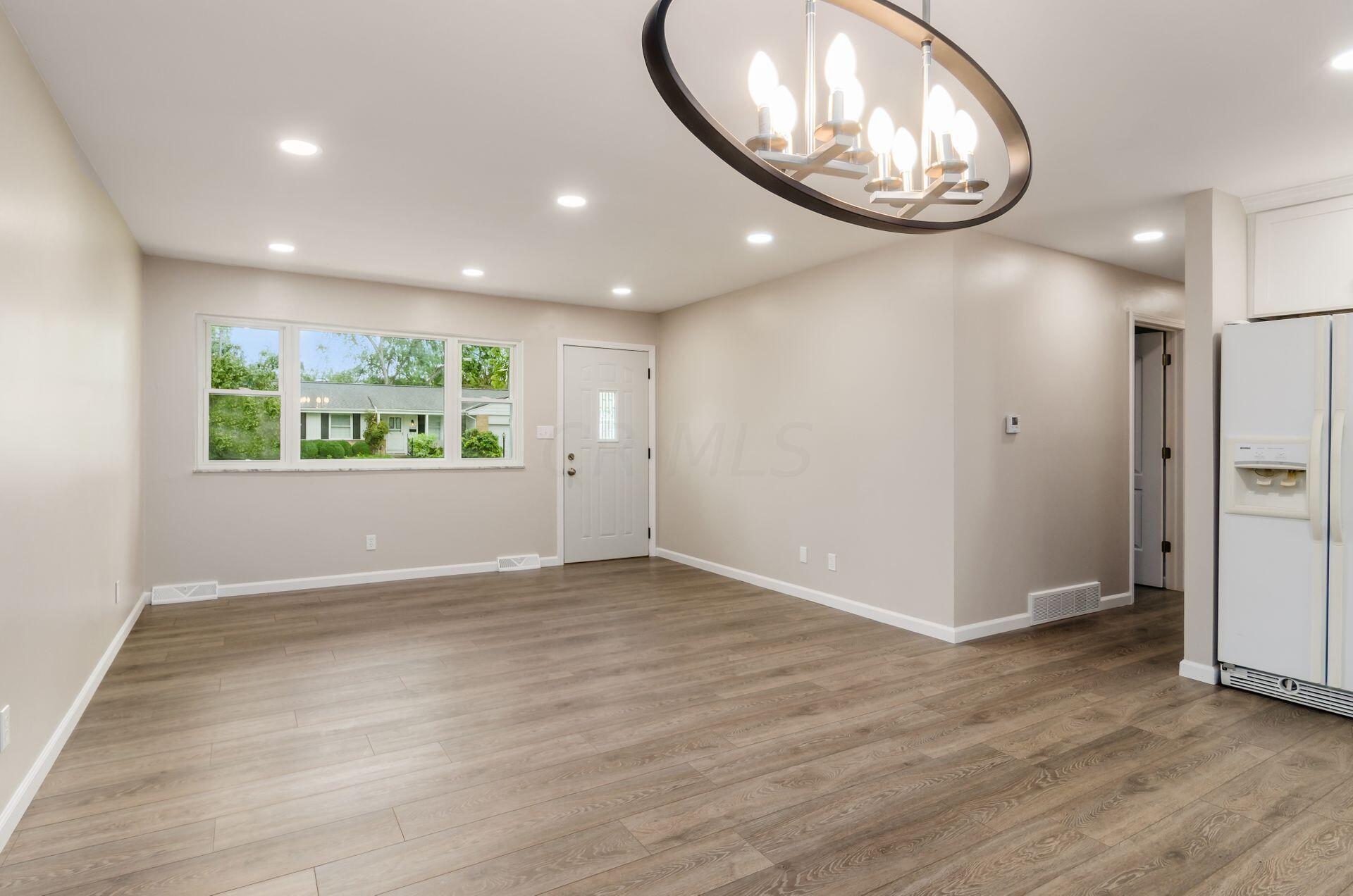 6107 Endicott Road Columbus, OH 43229 - Photo 6 of 36 Gallery Image 6
