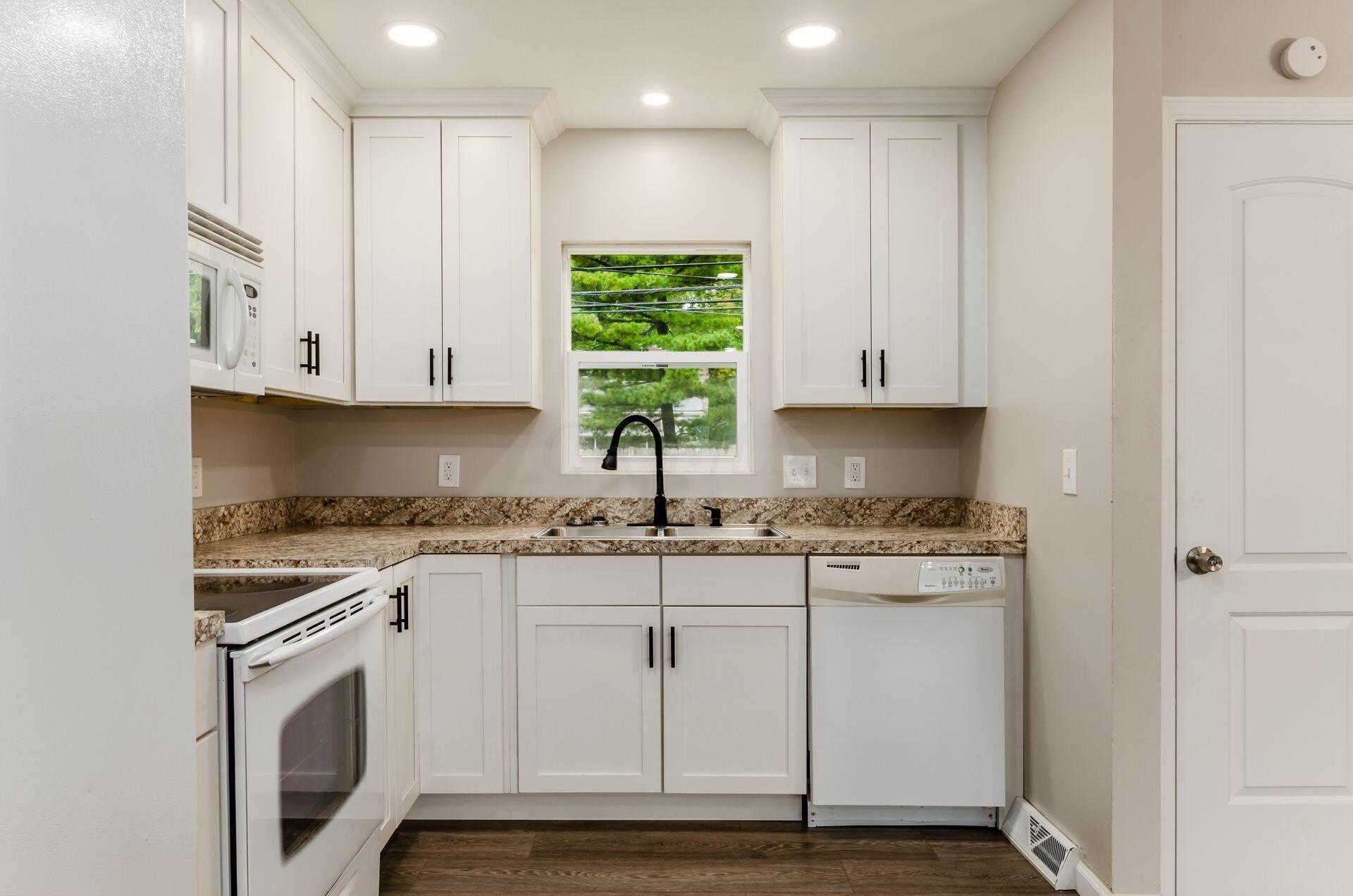 6107 Endicott Road Columbus, OH 43229 - Photo 10 of 36 Gallery Image 10