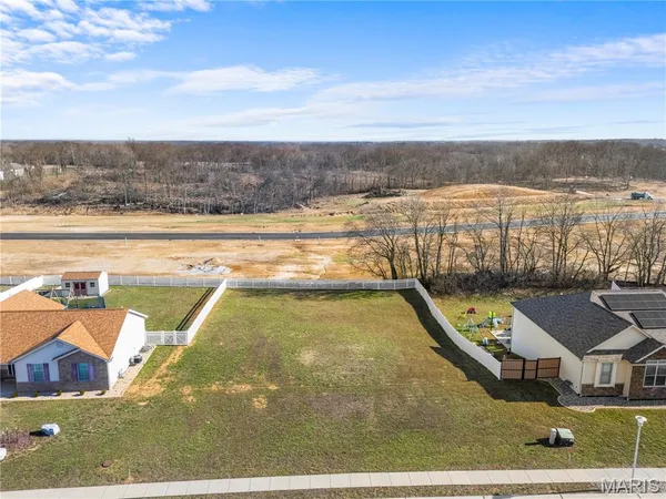 $65,000 | 1131 Castle Green Drive, Waterloo, IL 62298