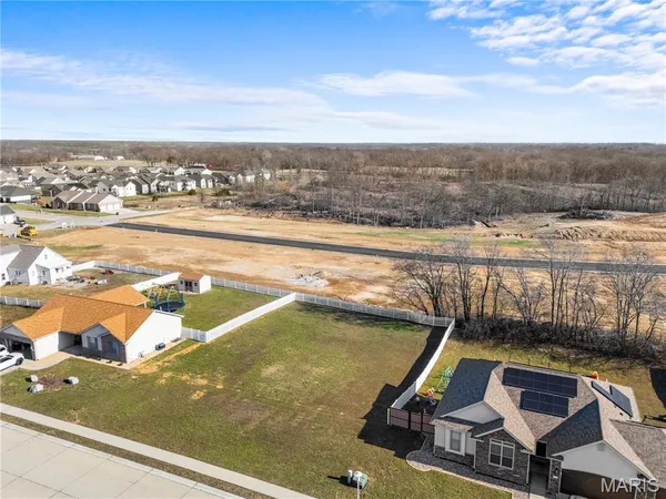 $65,000 | 1131 Castle Green Drive, Waterloo, IL 62298