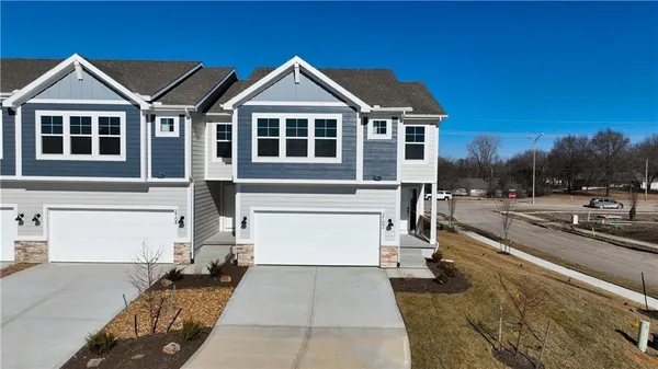 $375,000 | 2102 Southwest Holdbrooks Drive, Lee's Summit, MO 64082