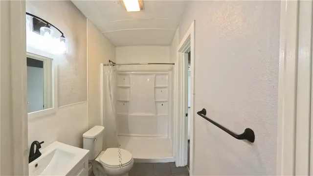 $975 | 219 South 7th Street, Unit B, Aransas Pass, TX 78336