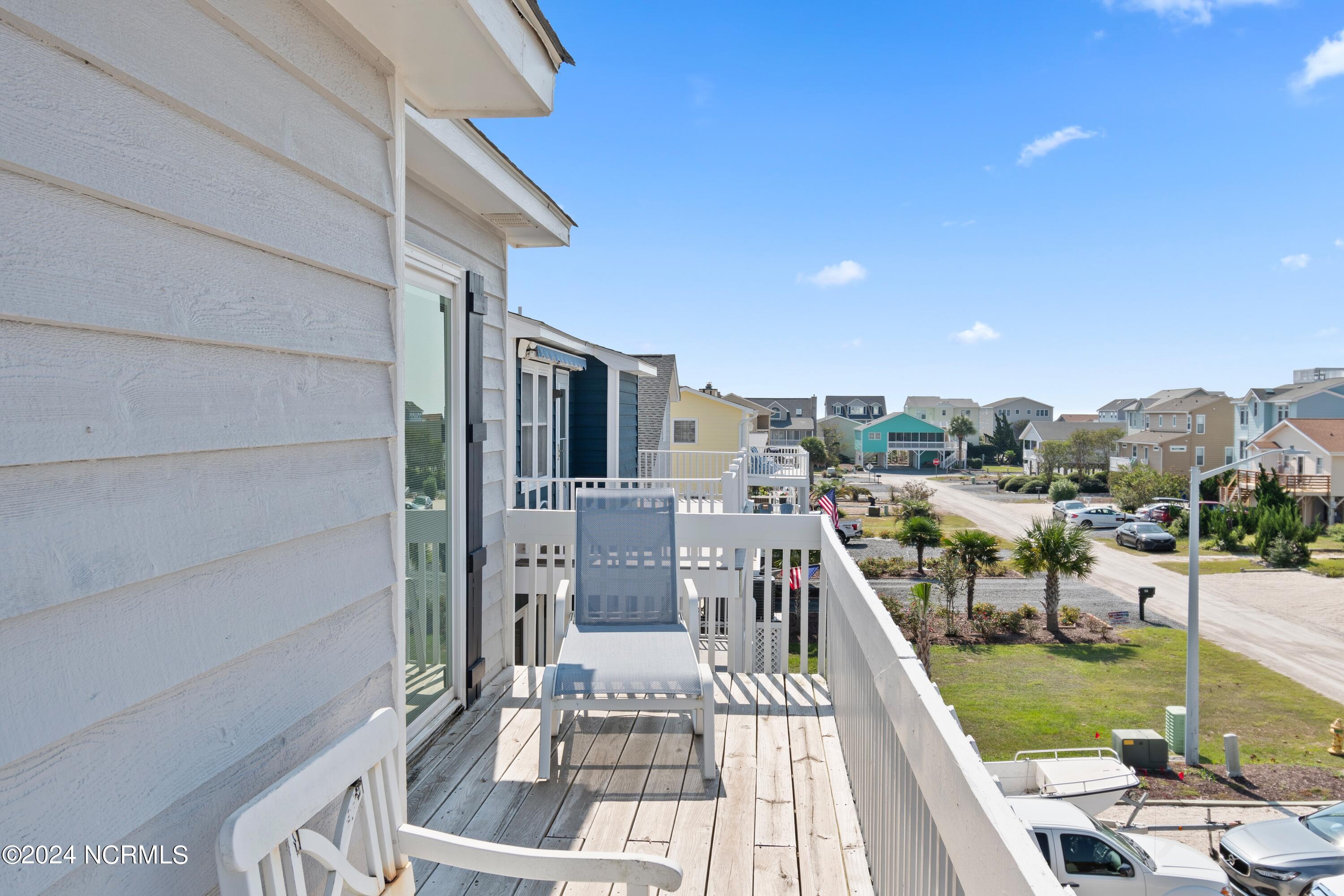 415 Sailfish Street Sunset Beach, NC 28468 - Photo 47 of 63 West Side Top Deck
