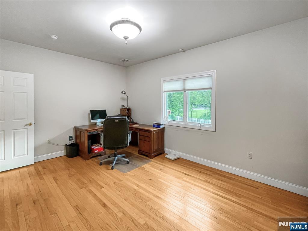 445 Nevada Street Paramus, NJ 07652 - Photo 25 of 50
