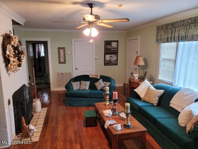 531 Cherry Street Learned, MS 39154 - Photo 9 of 16 Living Room