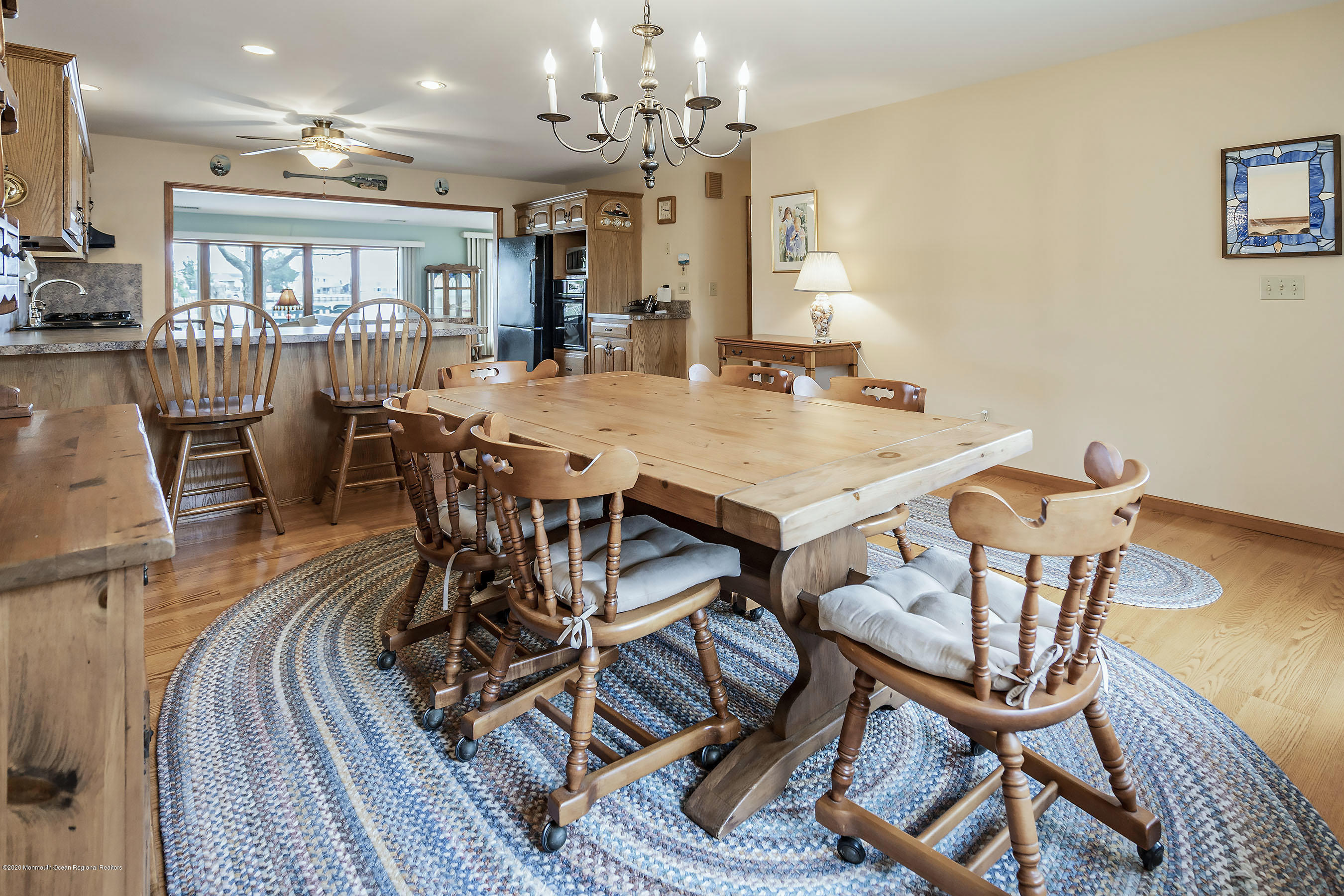Dining to kitchen 1