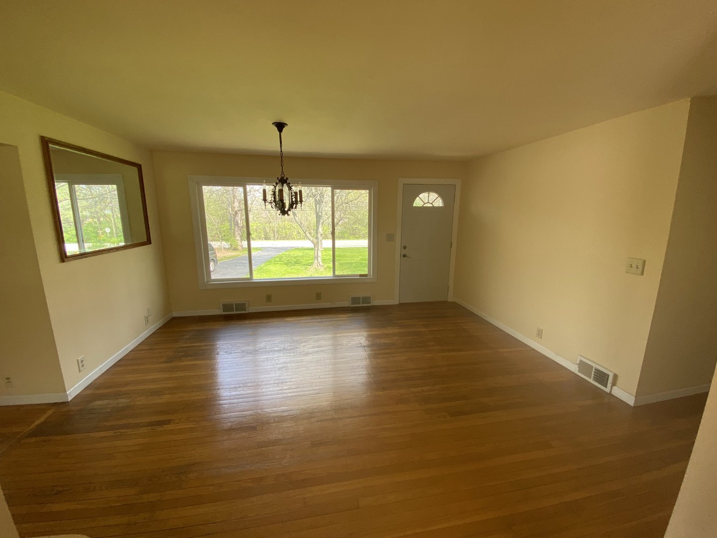 11270 Bell Road Lemont, IL 60439 - Photo 11 of 23 a view of an empty room with a window