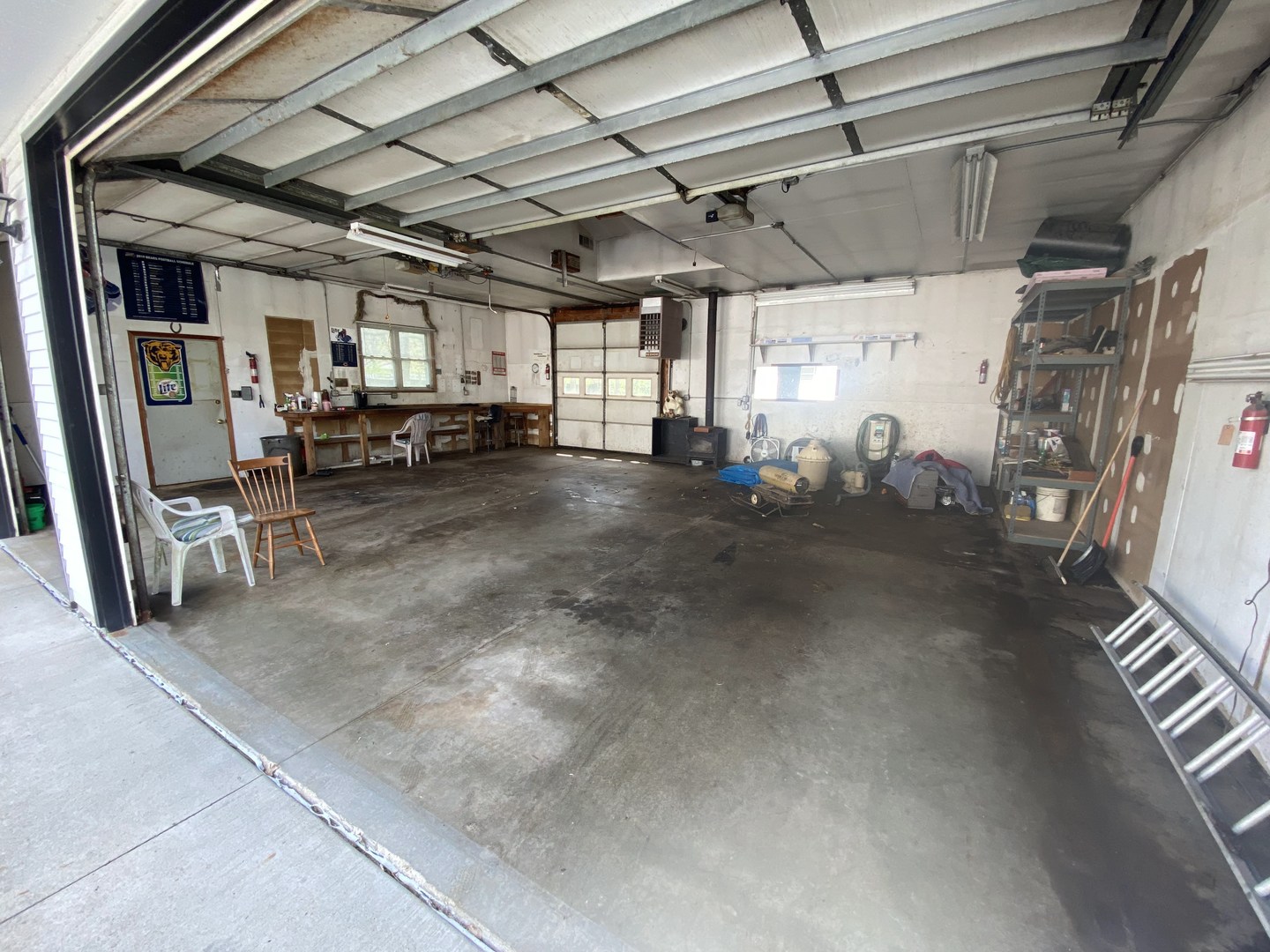 11270 Bell Road Lemont, IL 60439 - Photo 16 of 23 a view of a room with gym equipment