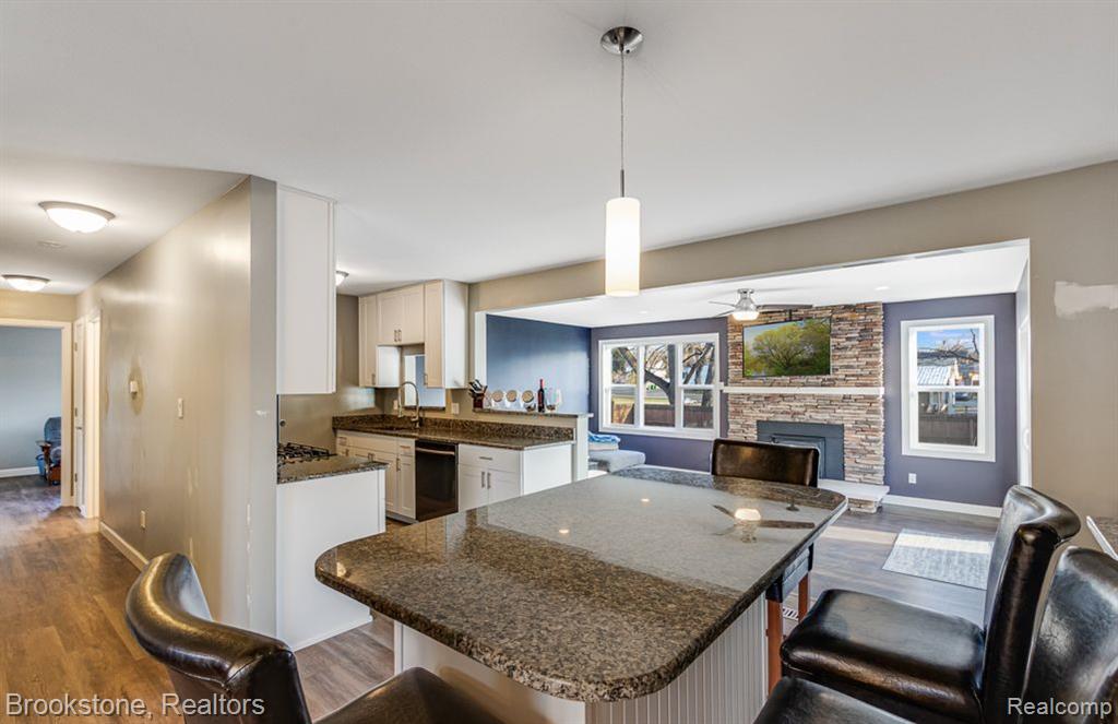 406 5th Street Fenton, MI 48430 - Photo 12 of 43 Gallery Image 12