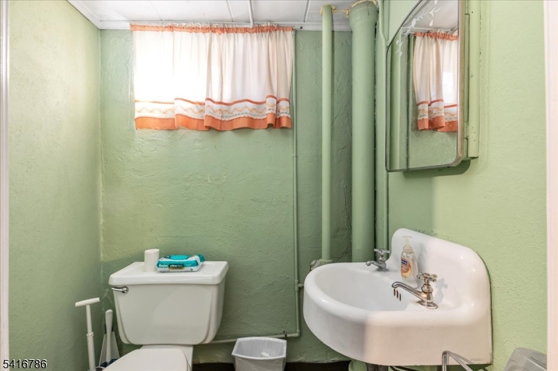 2849 Verona Avenue Linden, NJ 07036 - Photo 21 of 33