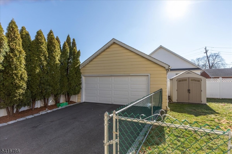 2849 Verona Avenue Linden, NJ 07036 - Photo 24 of 33