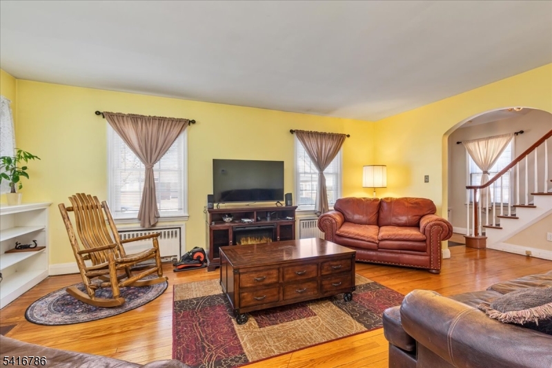 2849 Verona Avenue Linden, NJ 07036 - Photo 4 of 33