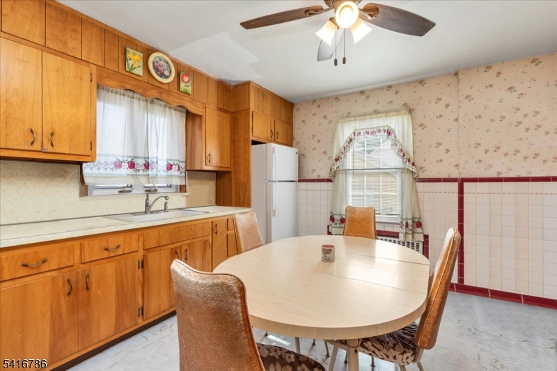 2849 Verona Avenue Linden, NJ 07036 - Photo 7 of 33