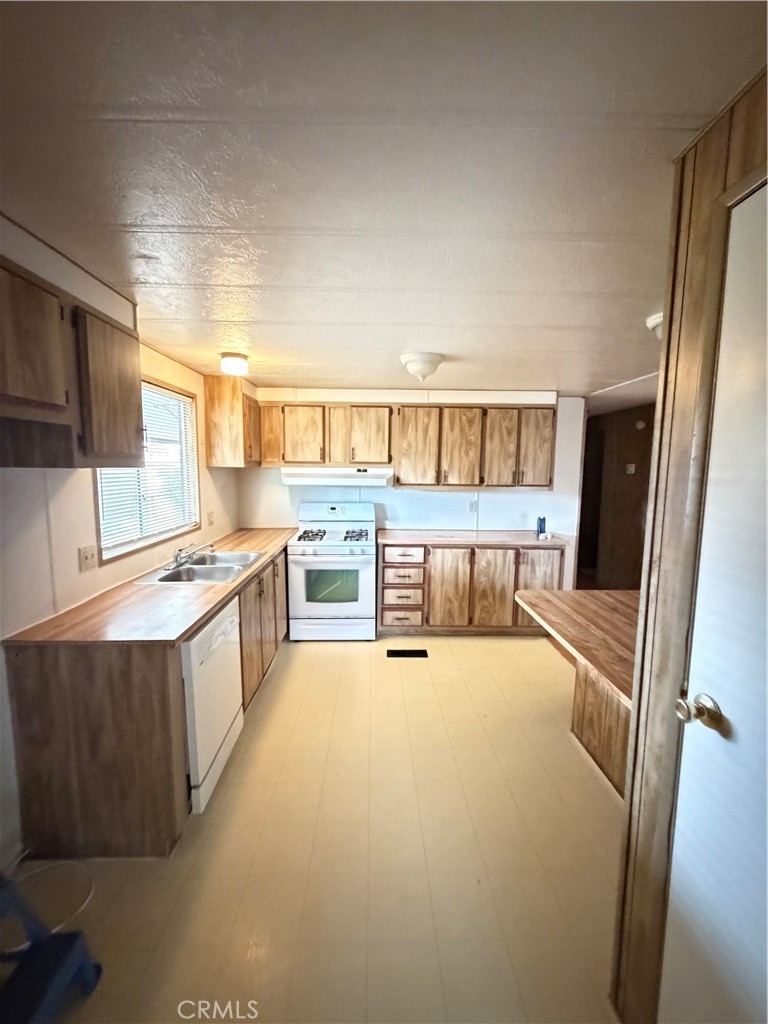 291 Coral Hills Road Perris, CA 92570 - Photo 3 of 10