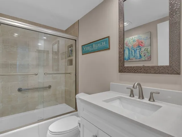 $2,500 | 4049 Ocean Drive, Unit 201, Vero Beach, FL 32963