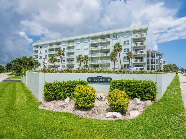 $2,500 | 4049 Ocean Drive, Unit 201, Vero Beach, FL 32963