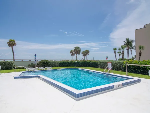 $2,500 | 4049 Ocean Drive, Unit 201, Vero Beach, FL 32963