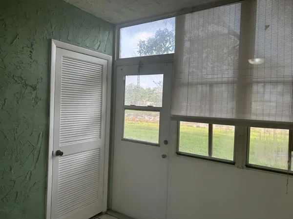 $1,350 | 729 Lori Drive, Unit 101, Palm Springs, FL 33461