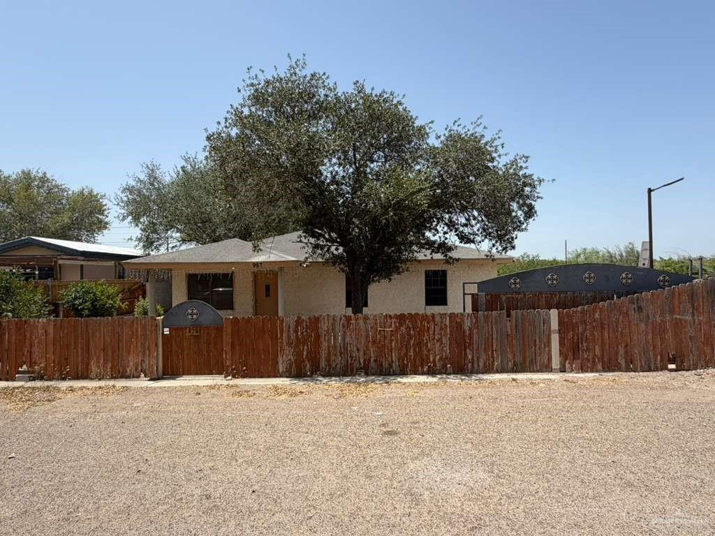 987 Humberto Street Roma, TX 78584 - Photo 1 of 12 Gallery Image 1