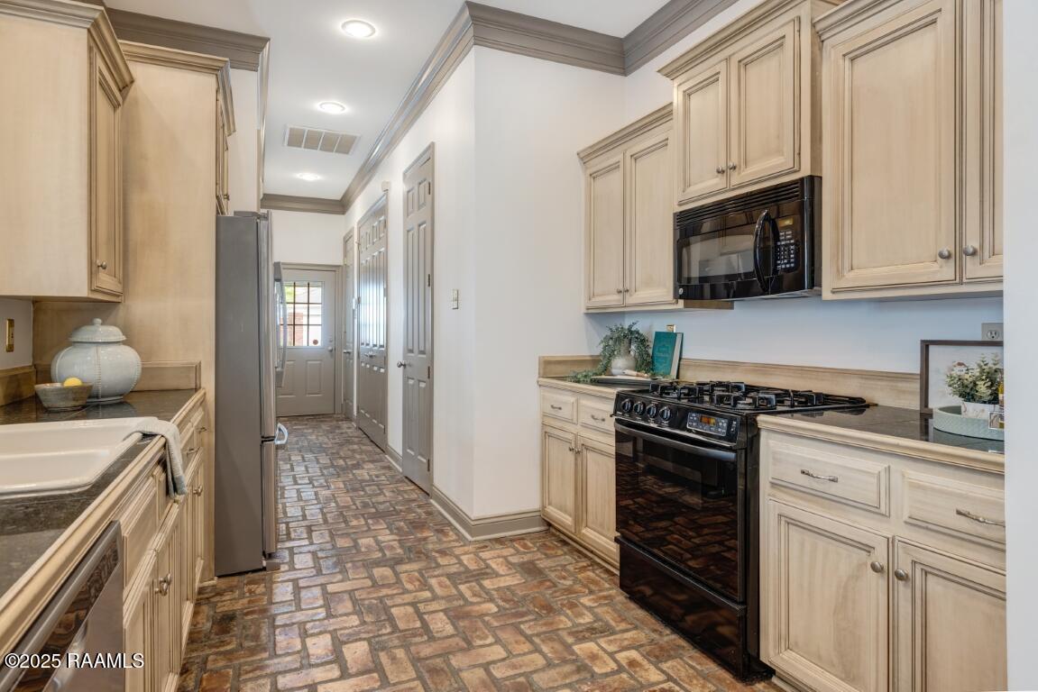 408 Silverstone Road Lafayette, LA 70508 - Photo 10 of 28 408 Silverstone-10