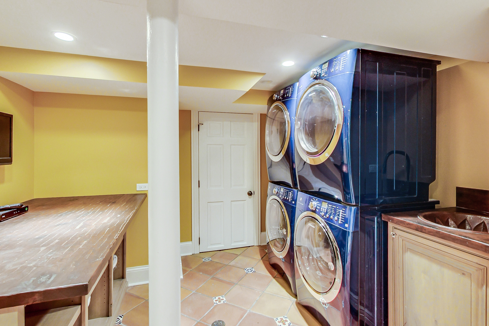 615 Windsor Road Glenview, IL 60025 - Photo 45 of 51 a utility room with dryer and washer