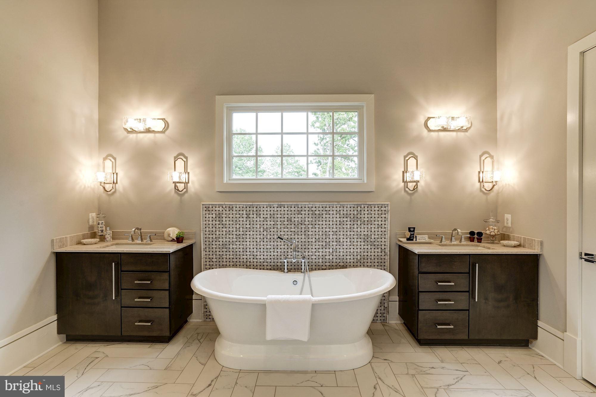 6166 Cobbs Road Alexandria, VA 22310 - Photo 19 of 30 Cast Iron Pedestal Tub in Master Bath